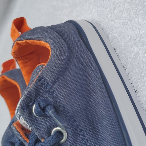 *SOLD* Converse - Picture 8 of 9